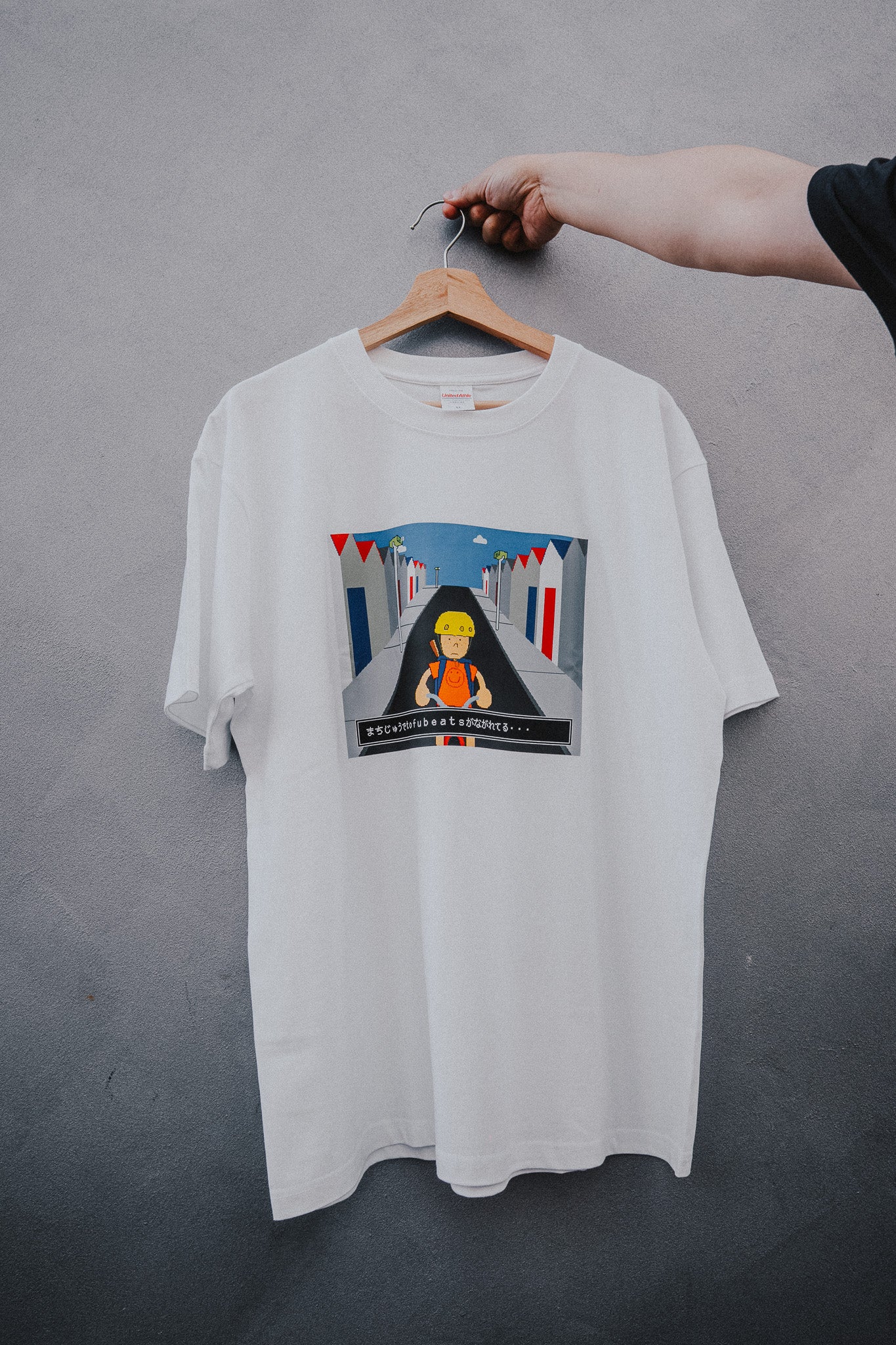 T-SHIRT / AOD MV - まちじゅうでtofubeatsがながれてる 【受注販売品】